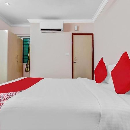 Pn Samy Inn Pondicherry Esterno foto