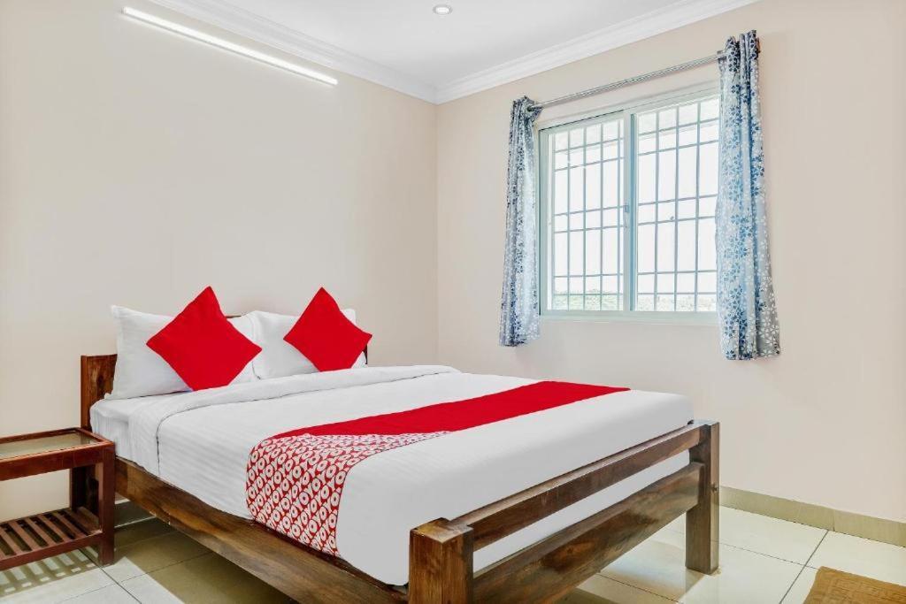 Pn Samy Inn Pondicherry Esterno foto