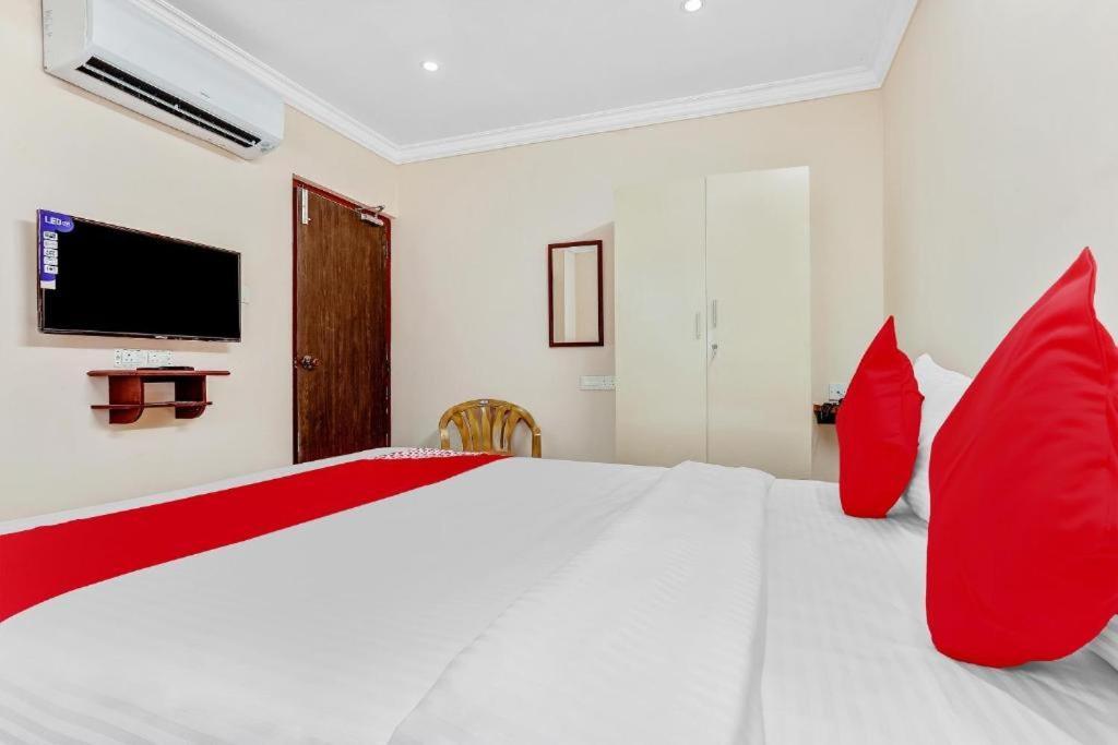 Pn Samy Inn Pondicherry Esterno foto
