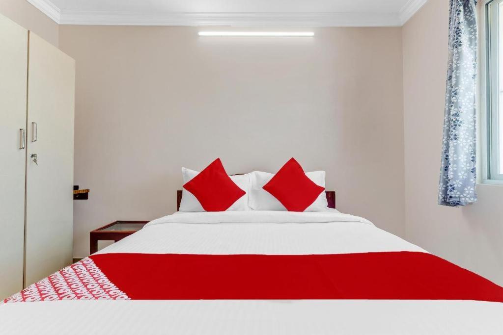 Pn Samy Inn Pondicherry Esterno foto