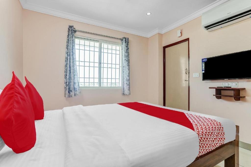 Pn Samy Inn Pondicherry Esterno foto